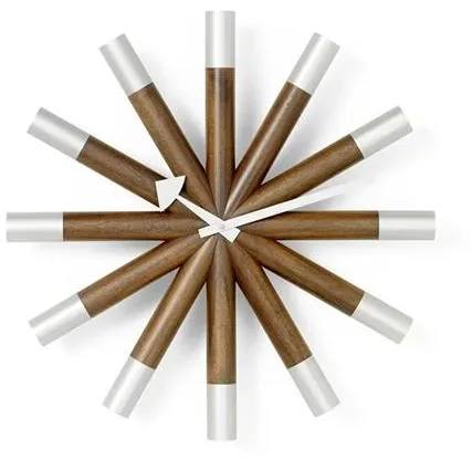 Vitra Wheel Clock Kello Pähkinä/Alumiini